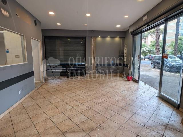 Locale in affitto di 73 m² in Via Ferdinando Acton, 15