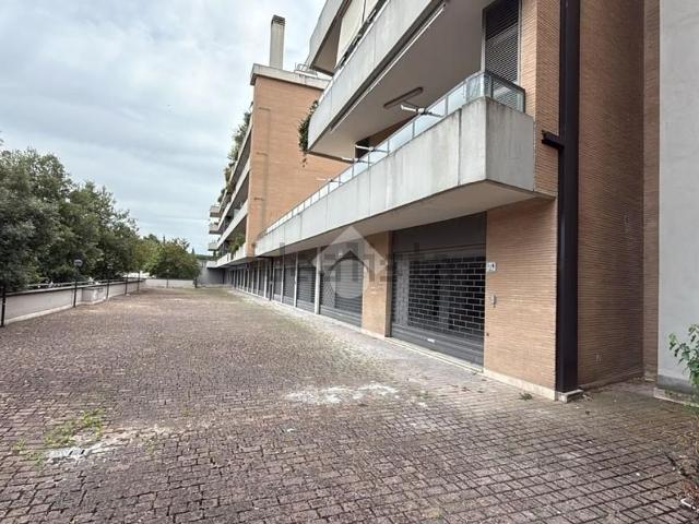 Locale in affitto di 73 m² in Viale Carmelo Bene, 503