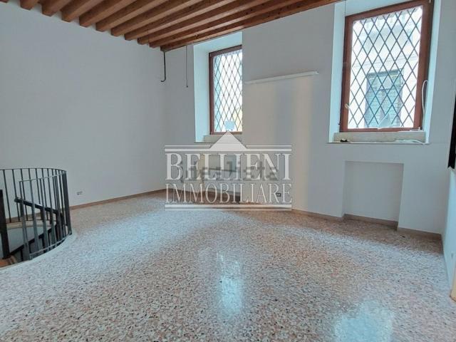 Locale in affitto di 70 m² in Corso Andrea Palladio