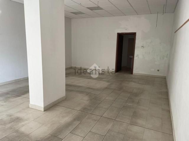 Locale in affitto di 70 m² in Piazza XXV Aprile, 3