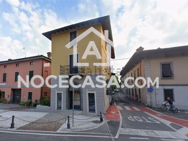 Locale in affitto di 70 m² in Piazza Cavour, 2