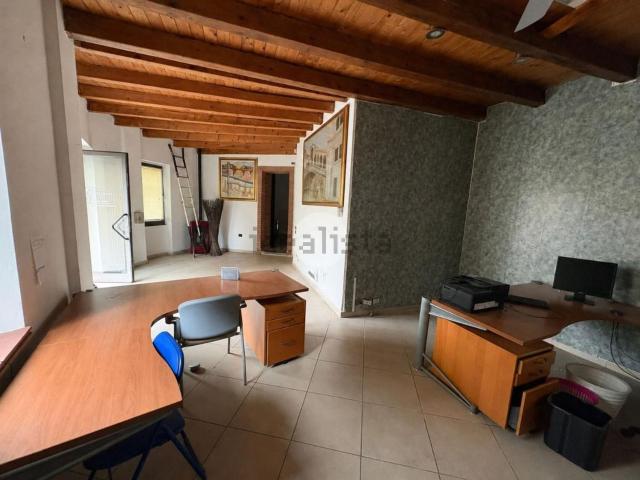 Locale in affitto di 70 m² in Piazza Giuseppe Garibaldi