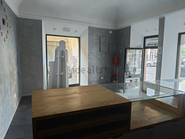 Locale in affitto di 70 m² in Piazza Martiri della Libertà, 45