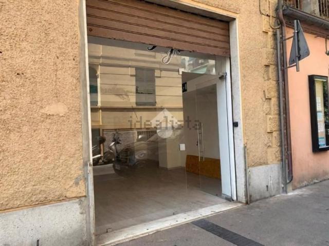 Locale in affitto di 70 m² in Via XXV Aprile 1945