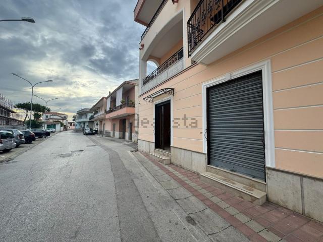Locale in affitto di 70 m² in Via Carducci