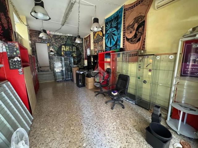 Locale in affitto di 70 m² in Via Corrado del Greco, 32