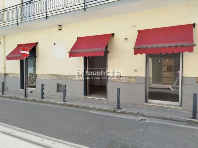 Locale in affitto di 70 m² in Via Costanzo