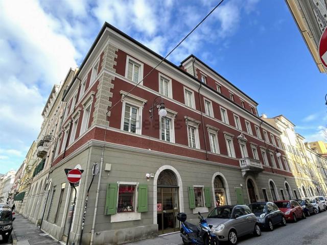 Locale in affitto di 70 m² in Via dell&apos Annunziata, 6