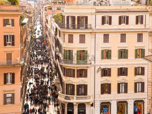 Locale in affitto di 70 m² in Via della Frezza, 48