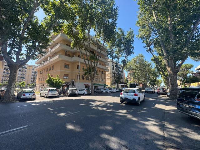 Locale in affitto di 70 m² in Via della Magliana, 271