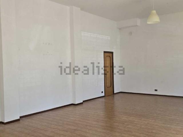 Locale in affitto di 70 m² in Via delle Gardenie, 28