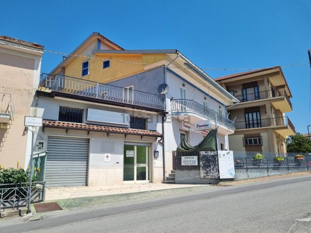 Locale in affitto di 70 m² in Via di benedetto, 4