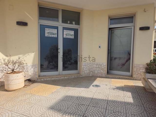 Locale in affitto di 70 m² in Via Filippo Turati