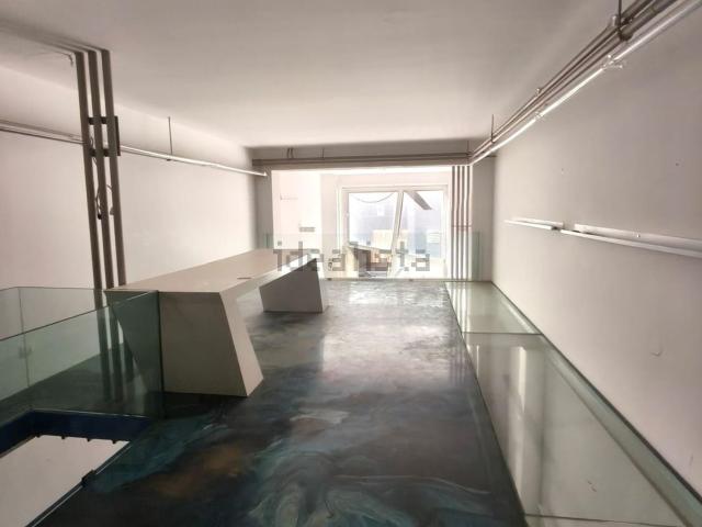 Locale in affitto di 70 m² in Via Francesco Riso