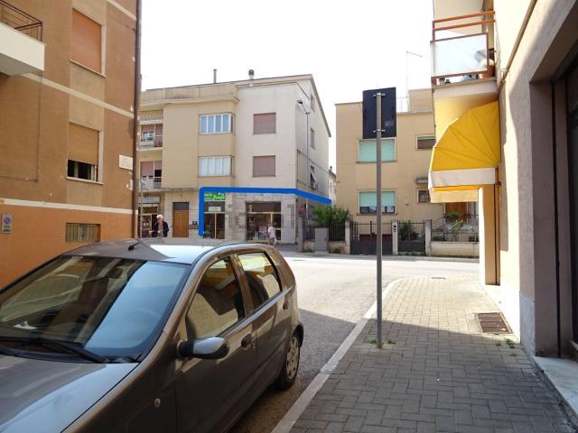 Locale in affitto di 70 m² in Via la Spina
