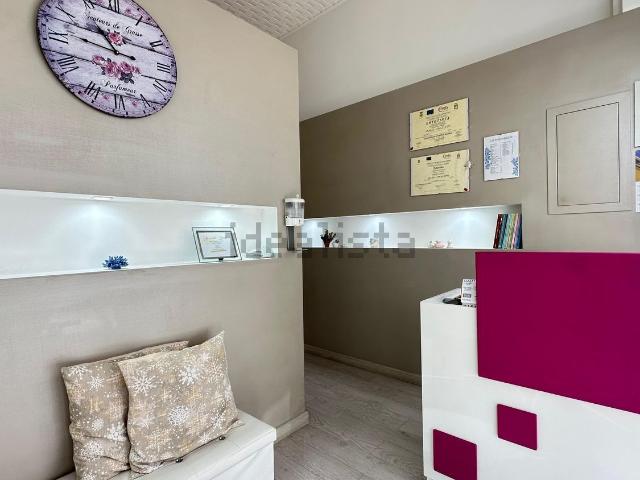 Locale in affitto di 70 m² in Via Leonardo da Vinci