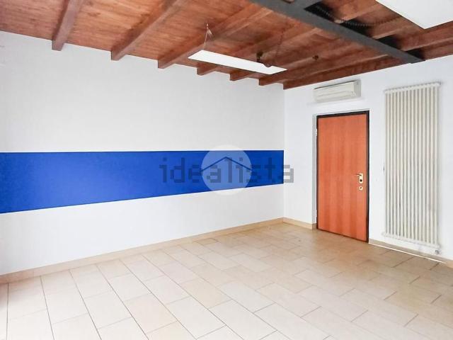 Locale in affitto di 70 m² in Via Milano, 1