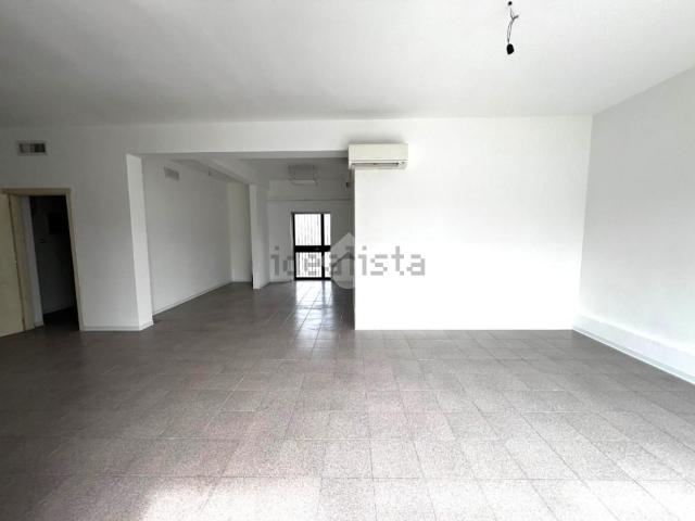 Locale in affitto di 70 m² in Via Nazionale, 231
