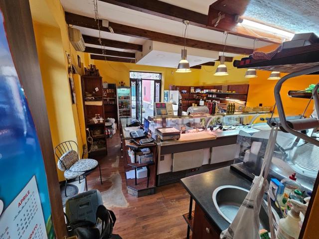 Locale in affitto di 70 m² in Via Notara