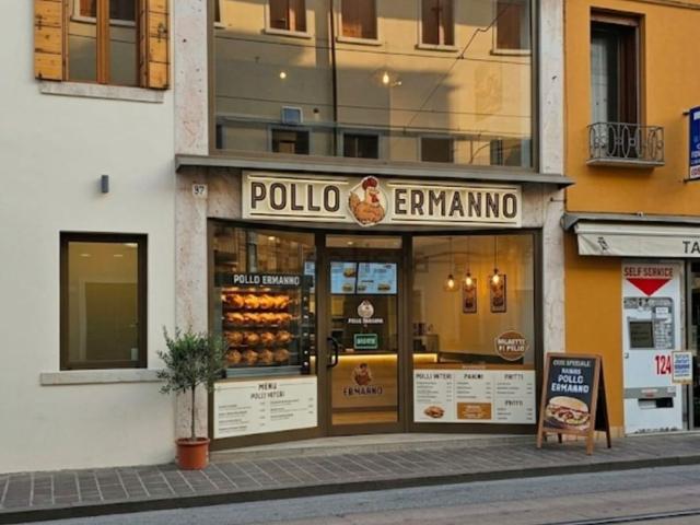 Locale in affitto di 70 m² in Via Olivi