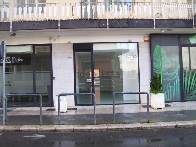 Locale in affitto di 70 m² in Via Roma, 207