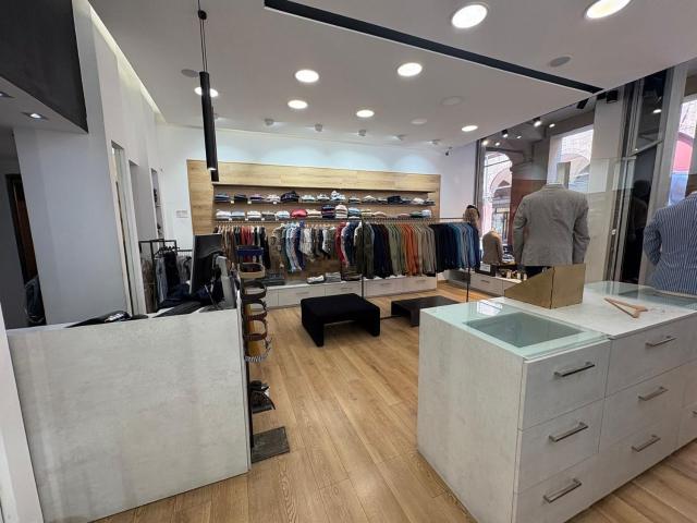Locale in affitto di 70 m² in Via San Felice, 14