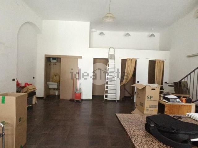 Locale in affitto di 70 m² in Viale di Porta Vercellina, 8