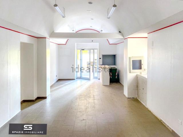 Locale in affitto di 70 m² in Viale Francesco Crucioli, 114