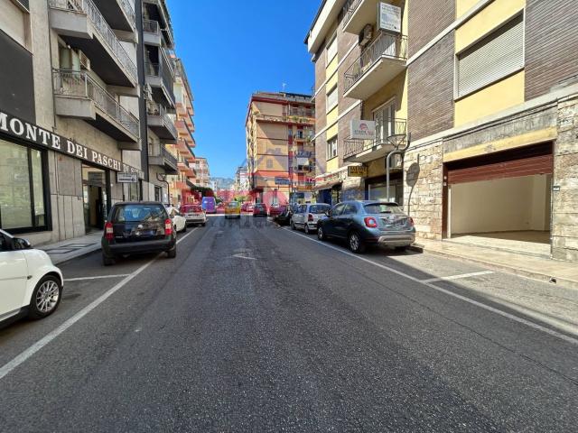 Locale in affitto di 70 m² in Viale Regina Margherita, 207