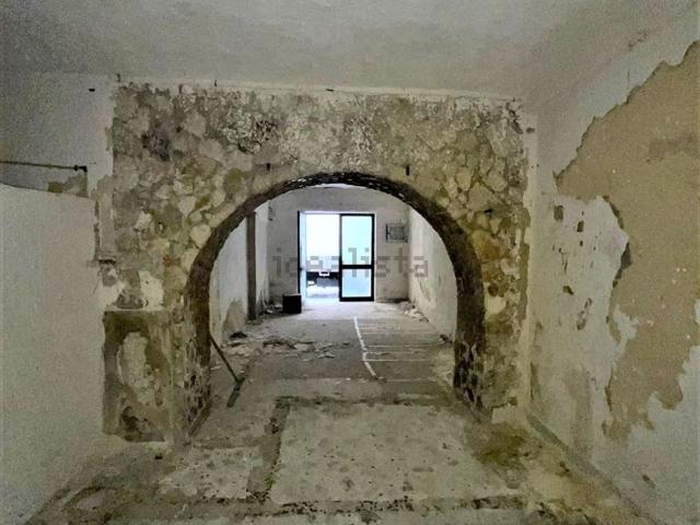 Locale in affitto di 70 m²