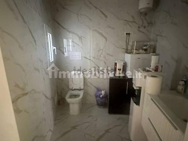 Locale in affitto di 70 m²