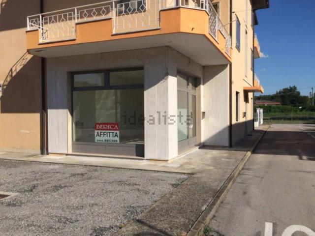 Locale in affitto di 70 m²