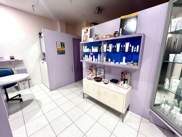 Locale in affitto di 70 m²