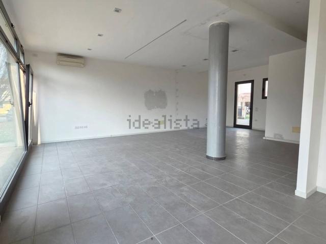 Locale in affitto di 70 m²