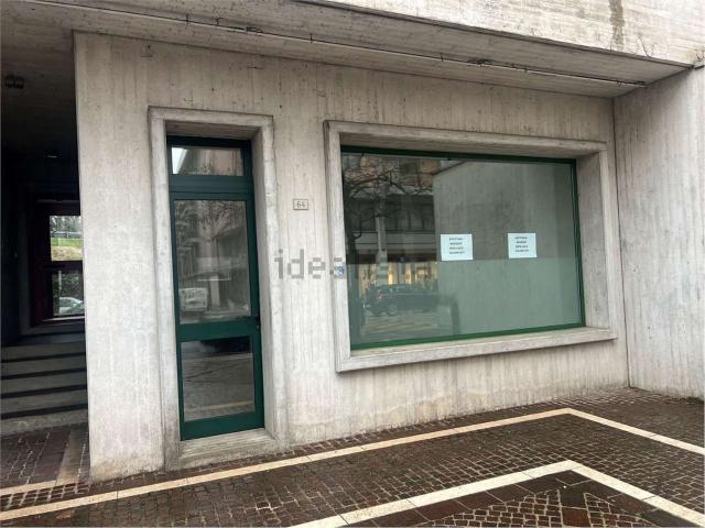 Locale in affitto di 70 m²