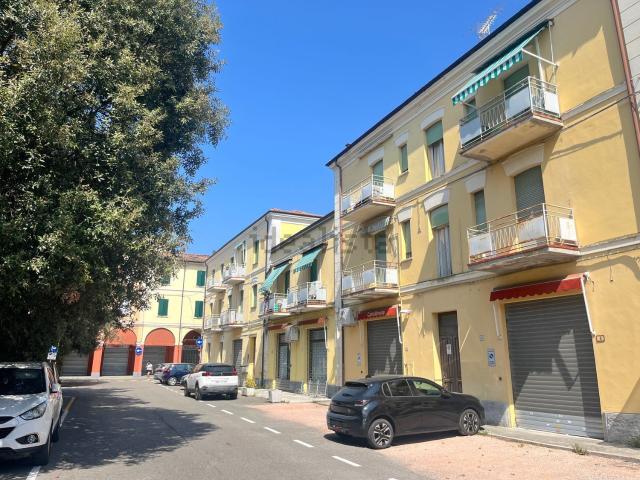 Locale in affitto di 71 m² in Piazza Carducci