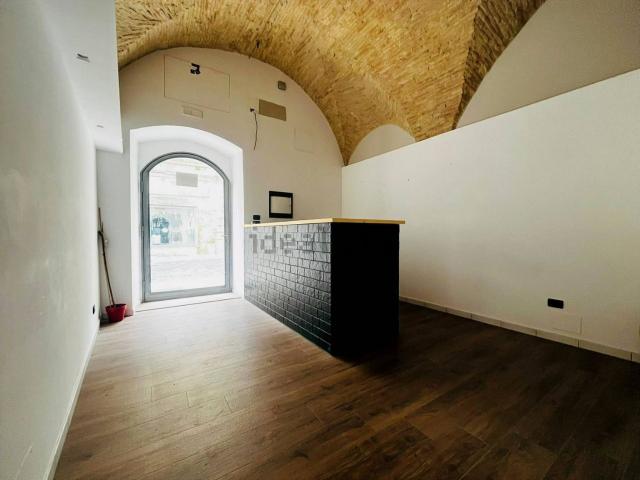 Locale in affitto di 71 m² in Via Federico II, 39