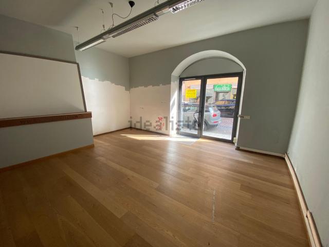 Locale in affitto di 72 m² in Borgo Palazzo, 25