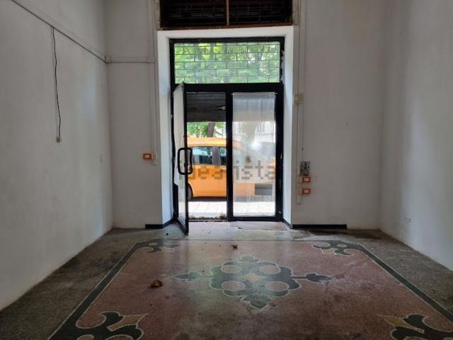 Locale in affitto di 72 m² in Via VERDI
