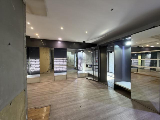 Locale in affitto di 72 m² in Via Mac Mahon, 16