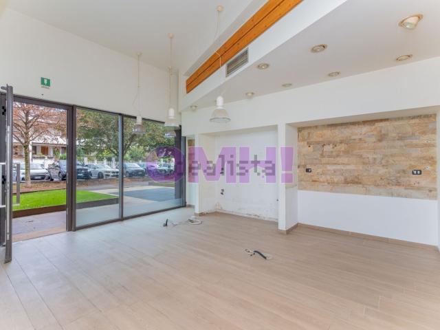 Locale in affitto di 72 m² in Via Monsignor Schiavini, 6