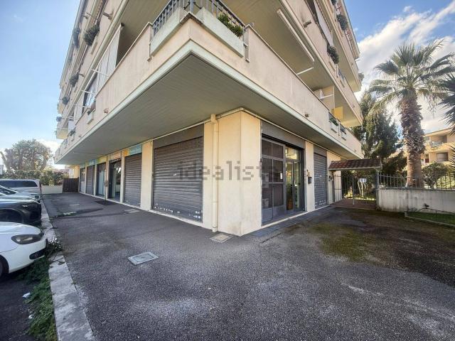 Locale in affitto di 72 m² in Via Muzio Clementi