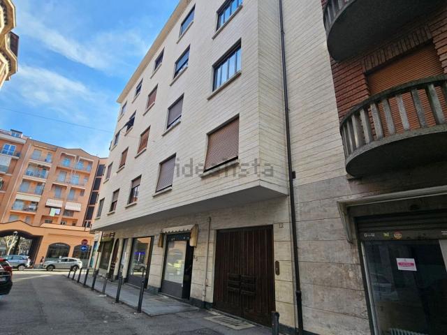 Locale in affitto di 72 m² in Via Nino Costa, 8