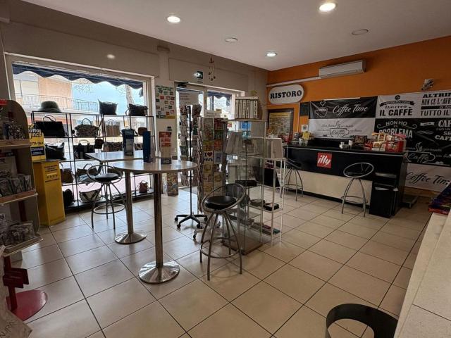 Locale in affitto di 72 m² in Via Settevene Palo, 101