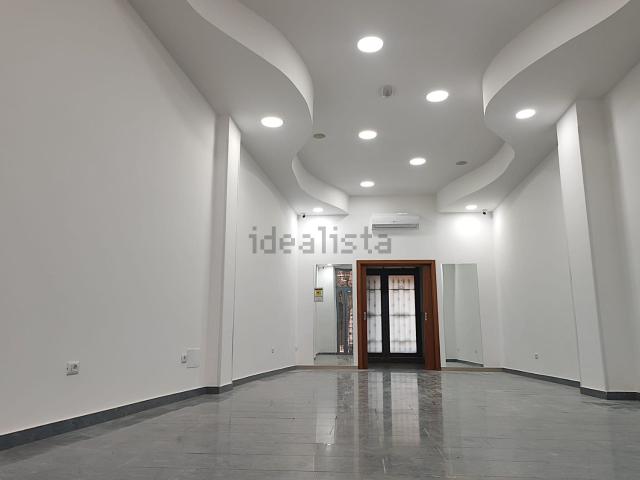 Locale in affitto di 72 m² in Viale Checchia Rispoli, 27