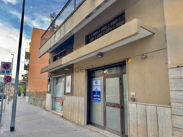 Locale in affitto di 72 m² in Viale dei Rettori