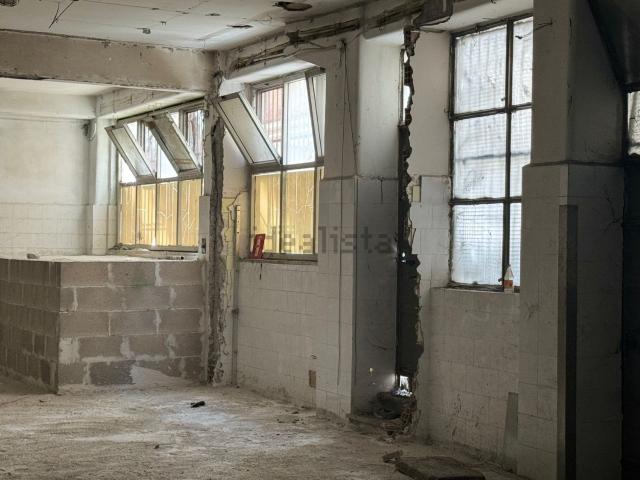 Locale in affitto di 733 m² in Via Gargano, 20