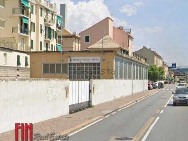 Locale in affitto di 736 m² in Via Pra&apos