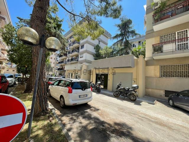 Locale in affitto di 77 m² in Via della Resistenza, 48