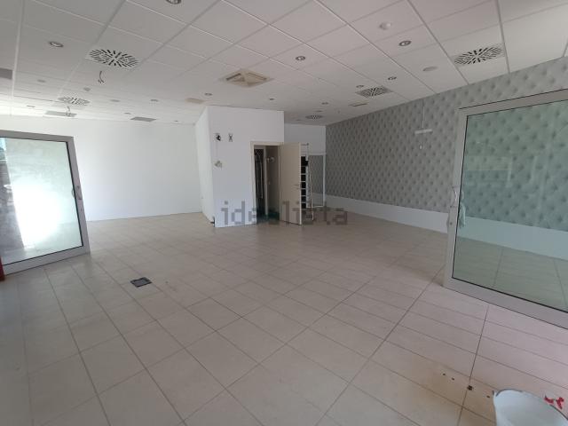 Locale in affitto di 77 m² in Viale Dante, 250